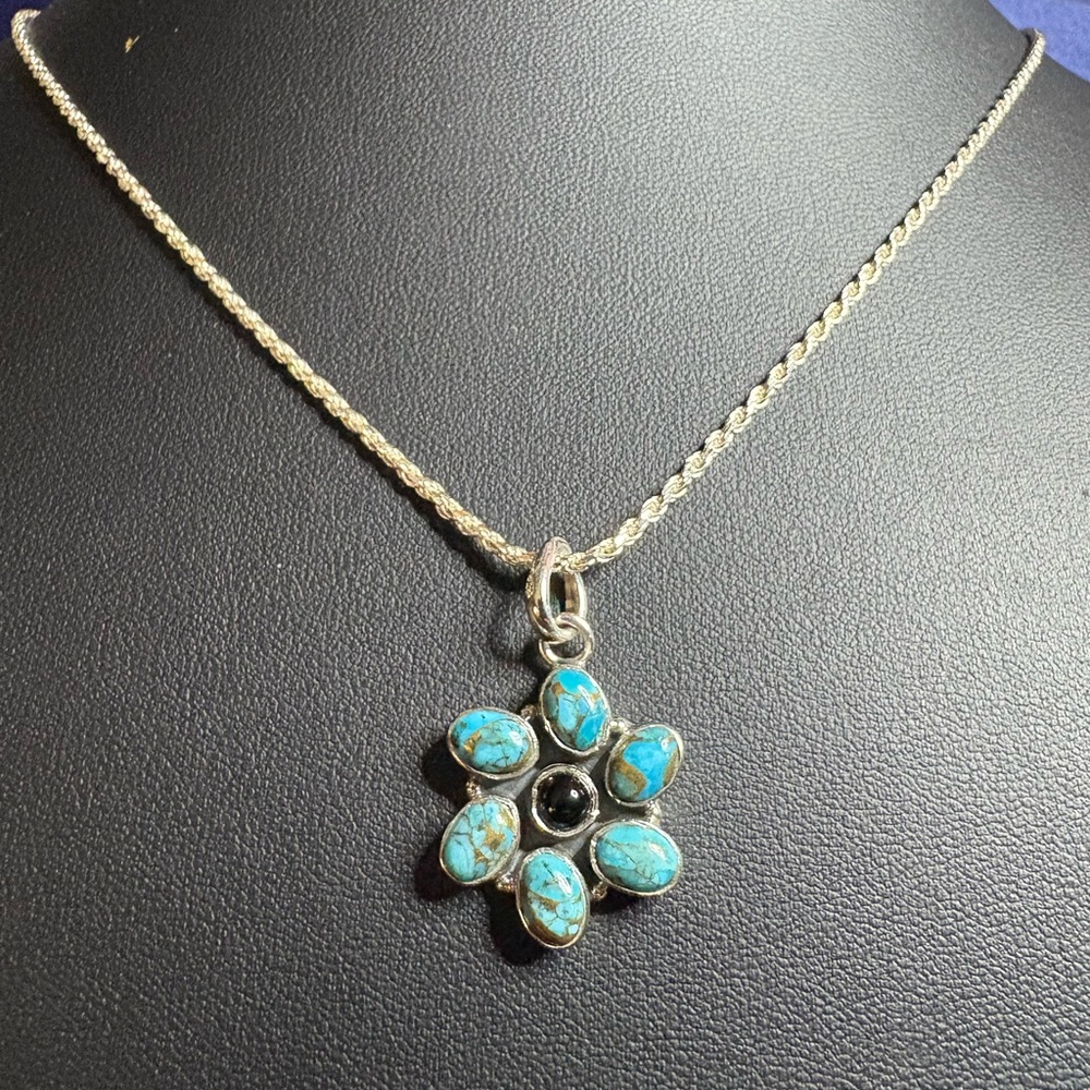 Pendant*Turquoise and 925 Sterling Silver Floral Pendant With Black Onyx Center - Picture 3 of 9